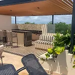 Holiday home Exclusive Building Infinity Pool And Gym Restaurants And Bar District Nearby