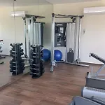 Exclusive Building Infinity Pool And Gym Restaurants And Bar District Nearby *