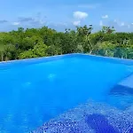 Holiday home Exclusive Building Infinity Pool And Gym Restaurants And Bar District Nearby
