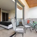 Serenity In The Sky - With Rooftop And Plunge Pool Apartamento *