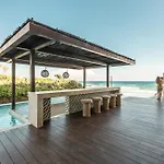 Direct Access To The Beach & Private Rooftop Pool