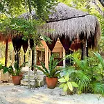 Glamping Bunga Lotus Campsite *