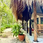 Glamping Bunga Lotus Campsite Tulum