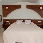 Cozy Room Near The Beach, Party Zone