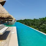 2 Rec. | Roof C/Infinity Pool + Jacuzzi | Amplio