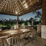 Villa 240m2 - 16 Persons - 6 - 2 Swimming Pool - 3 Jacuzzis Tulum