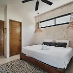 Villa 240m2 - 16 Persons - 6 - 2 Swimming Pool - 3 Jacuzzis
