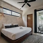 240m2 - 16 Persons - 6 - 2 Swimming Pool - 3 Jacuzzis Villa *