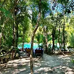 Glamping Bunga Lotus Campsite