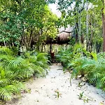 Glamping Bunga Lotus Tulum