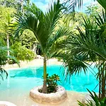 Campsite Glamping Bunga Lotus
