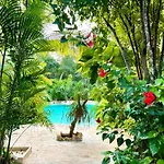 Campsite Glamping Bunga Lotus Tulum