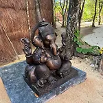 Aflora Resort Style Studio