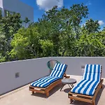 Wonderful Tropical Home 3Br, Garden, Private Pool.