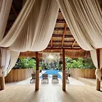 Comfy Studio 2 Pools, Gym, Spa Great Location