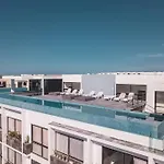 Luxury Condo At Mya Pool, Chef Transport Inclusive