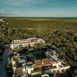 Condo In Tulum, Pool, Jacuzzi, 3 Beds