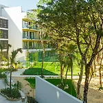 Sunny, Spacious&amazing Amenities