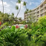 Lux Private Rooftop Pool With World Class Amenities