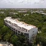 Beautiful & Brand New 2Br Gated Community Pool