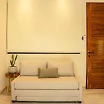 New 1 Bed - - Private Terrace Apartamento