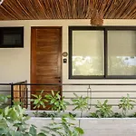 New 1 Bed - - Private Terrace