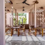 Stunning 1Br In Jungle With Pool, Restaurant And Gym