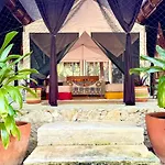 Campsite Glamping Bunga Lotus Tulum