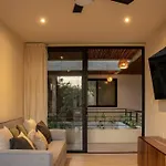 Apartamento Private Pool & Terrace - Sleeps 4 Near The - B104