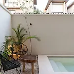Apartamento Private Pool & Terrace - Sleeps 4 Near The - B104