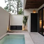 Private Pool & Terrace - Sleeps 4 Near The - B104 *