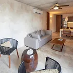 Kiki * Tulum