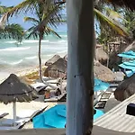 Estrellas - Located At The Party Zone 4* Tulum
