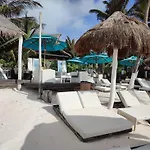 Estrellas - Located At The Party Zone