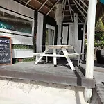 Hotel Estrellas - Located At The Party Zone 4*