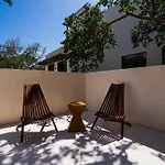 Penthouse With Private Jungle, Pool, Downtown Apartment *