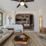 Villa Soliman Bay Beachfront *