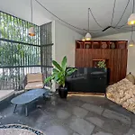 K\'Uyen Studio