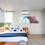 Rooftop Pool Paradise With Jungle Views Apartment *