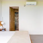 Designer Penthouse - Jungle Views, Bike To *