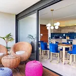 Designer Penthouse - Jungle Views, Bike To *