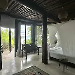 Hotel Luv