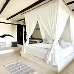 Hotel Luv 3*