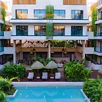 Bakal 303, Estudio Con Balcon Centrico