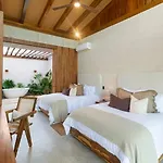 Casa Tropical 4br Pool And Enchanting Cenote *