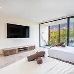 Stunning 2 Bd Mistiq Ph Rooftop Private Pool Apartment *