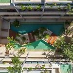 *Jungle Ph W/Pool, Close To Downtown & Beach