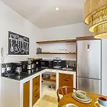 Caribbean Breeze Retreat At Nhoa