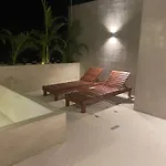 Jungle Penthouse W Private Rooftop, Ac And Wifi
