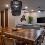 Chic 4-Bedroom Villa With Pool And Dedicated Concierge